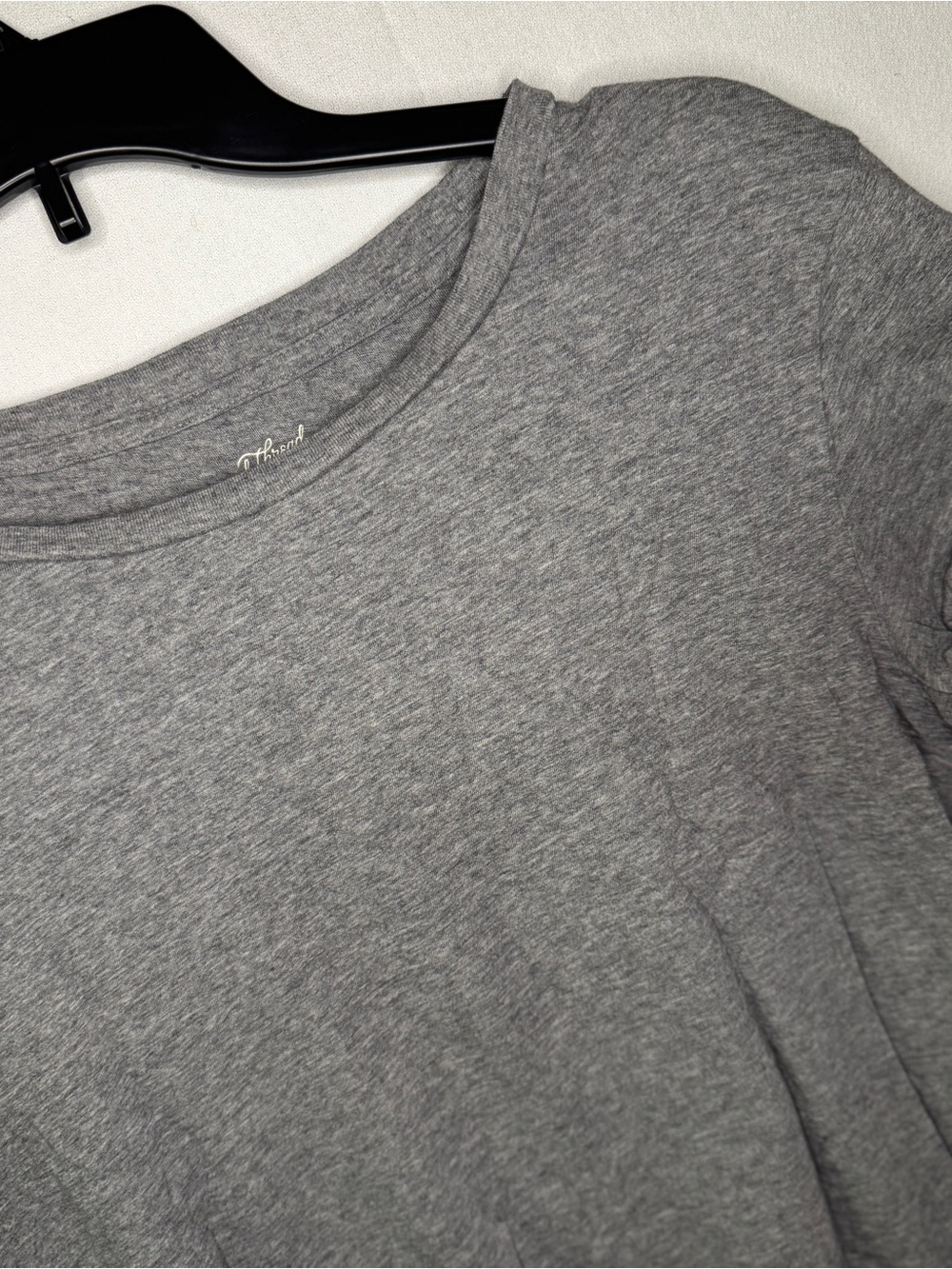 Classic Grey Women’s Cropped Tee - Universal Threads